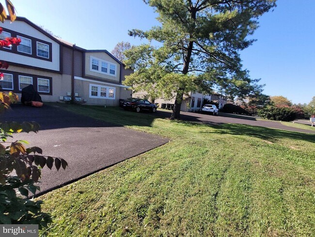 Building Photo - 211 Dean Dr