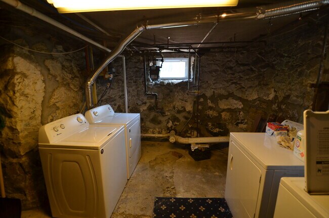 Building Photo - 51-2 North Ave