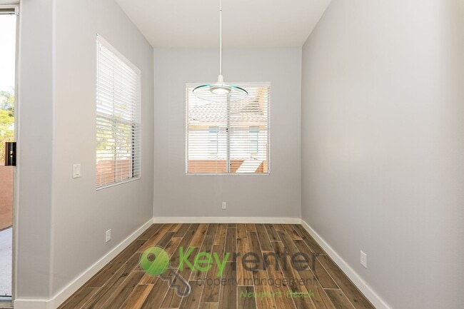 Building Photo - Stunning Westpark Condo in the Heart of Ir...