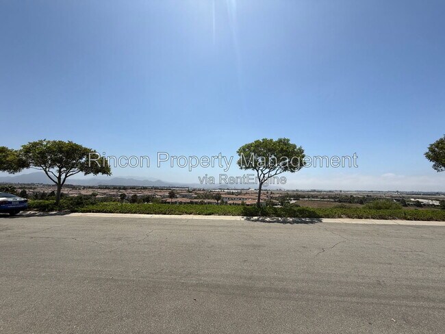 Building Photo - 605 Corte Sol