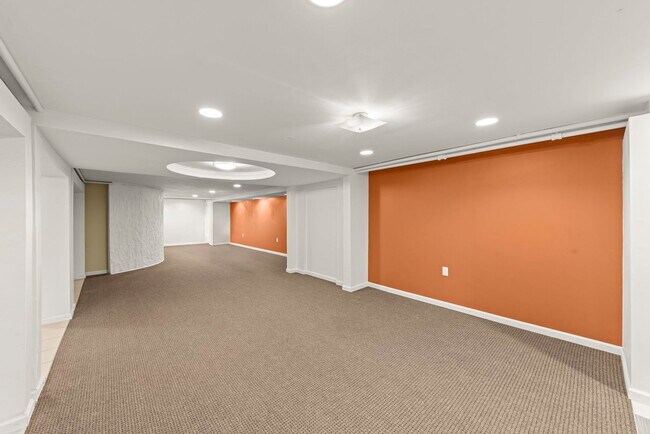 Building Photo - 354 Indian Dr
