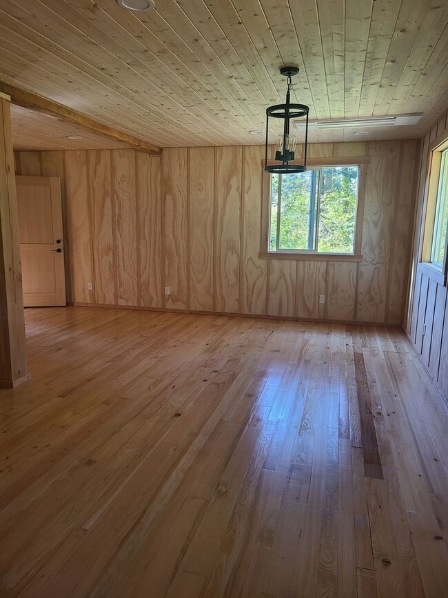 Building Photo - Beautifully Restored 1 bed 1 bath farmhous...
