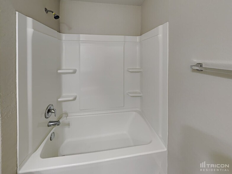 Building Photo - 8718 Segura Wy