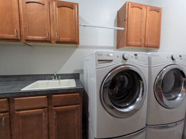 Building Photo - 2947 Longbow Loop