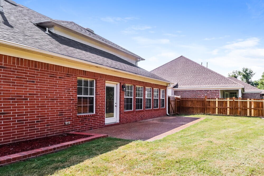 Building Photo - 4834 Graham Lake Dr