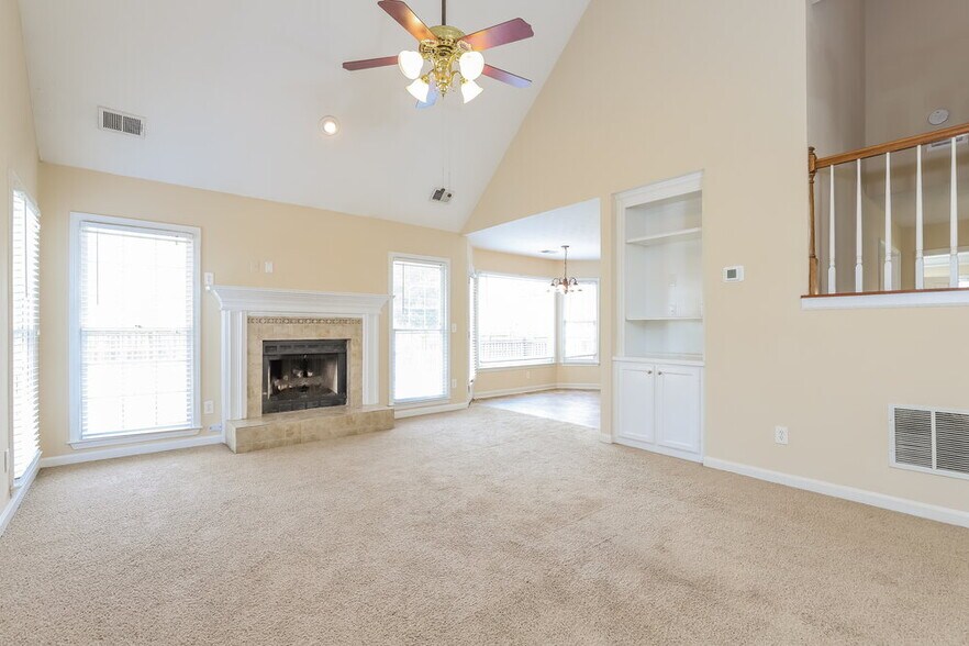 Building Photo - 1165 Market Square Ln NW
