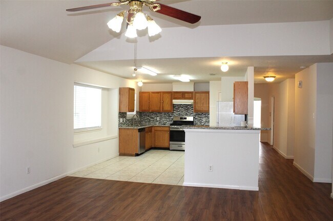 Building Photo - 16014 Clayton Green Dr