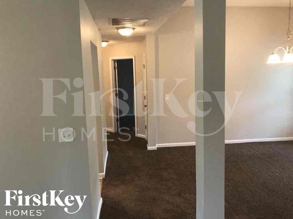 Building Photo - 8000 Burly Wood Way