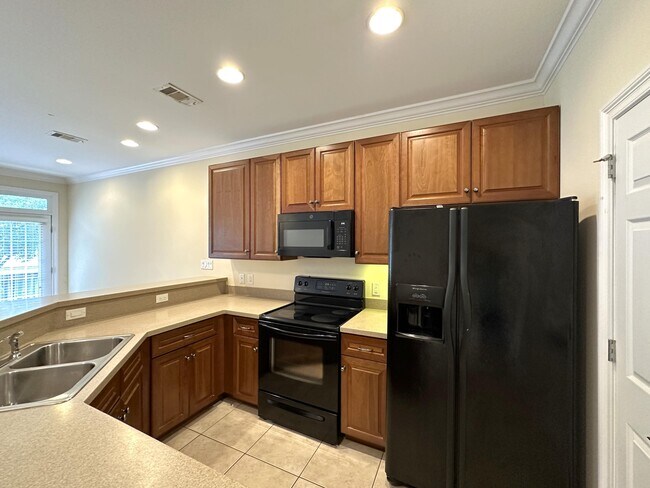 Building Photo - 413 Nathey Ave