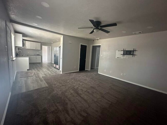 Building Photo - 4707 Midway Dr