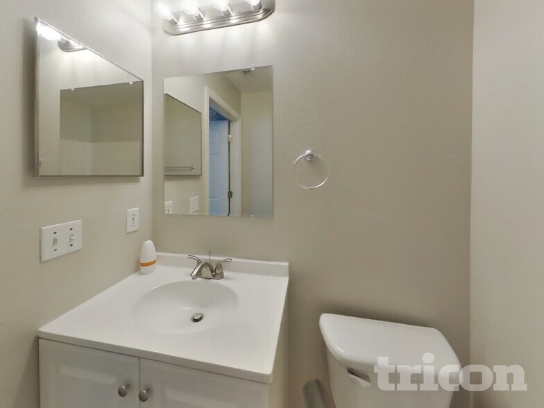 Building Photo - 3005 Whispering Trails Dr