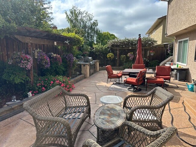 Building Photo - San Ramon 5 bed / 2.5 bath, desirable neig...