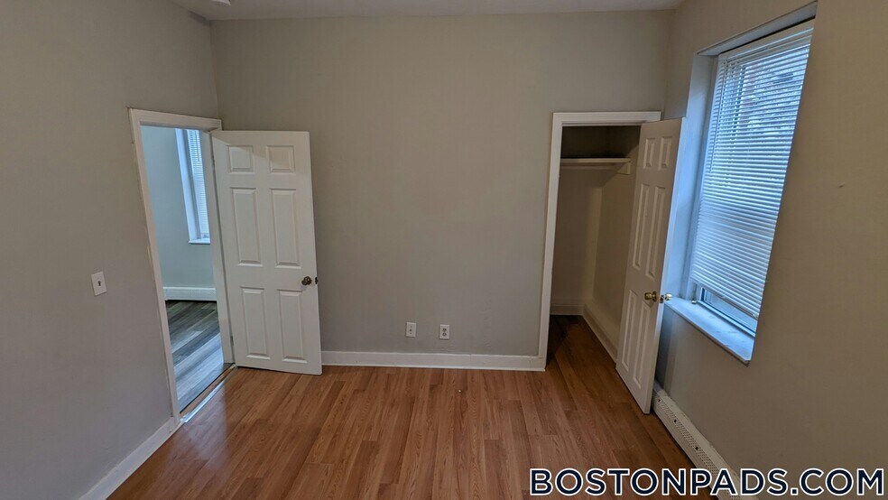 Building Photo - 98 Woodledge St