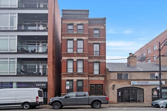 Building Photo - 2672 N Halsted St