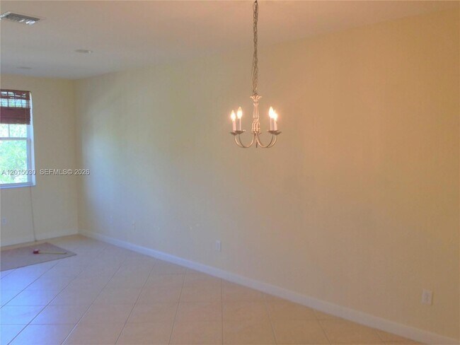 Building Photo - 690 Amador Ln