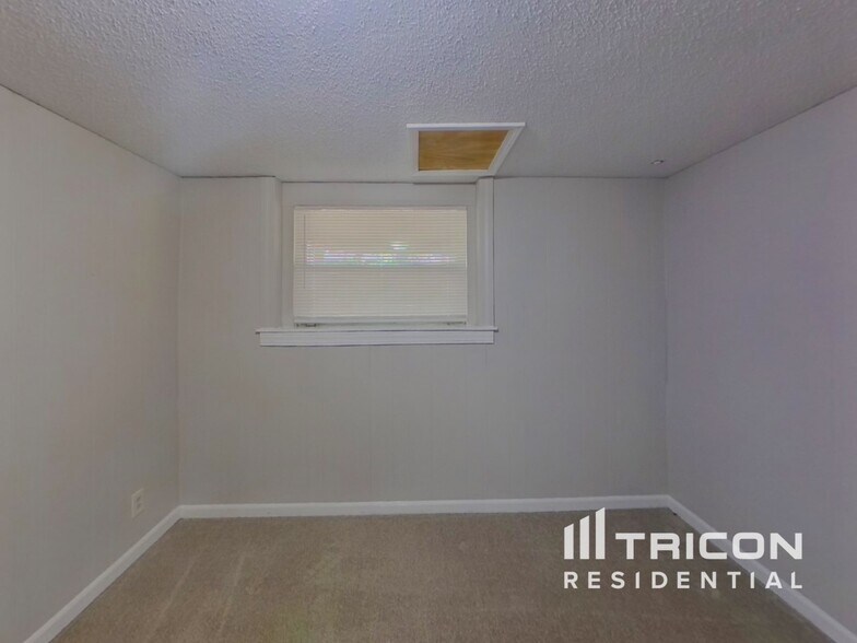 Building Photo - 2574 Northbrook Rd