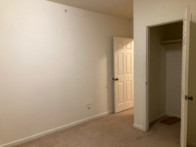 Building Photo - 813 Castello Ave