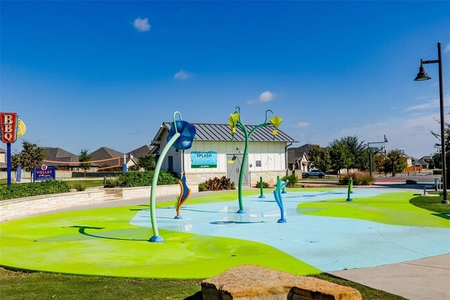 Building Photo - 252 Clear Frk Lp