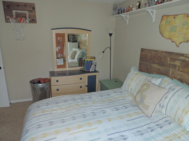 Building Photo - $1,650 | 3 Bedroom, 1 Bathroom House | Pet Friendly* | Available for August 1st, 2026 Move In!