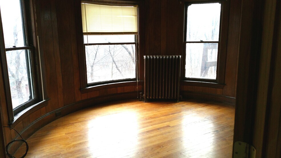 Building Photo - 74 Fairview Ter