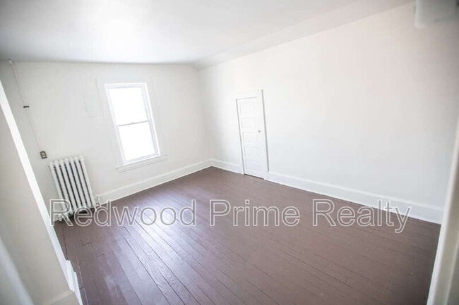 Building Photo - 552-554 Highland Ave