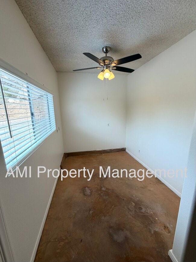 Building Photo - 2065 Eula Ln