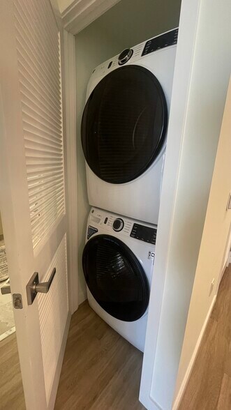 Building Photo - 36 NW 32nd St