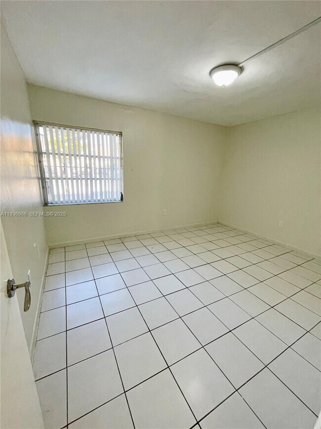 Building Photo - 245 NW 109th Ave