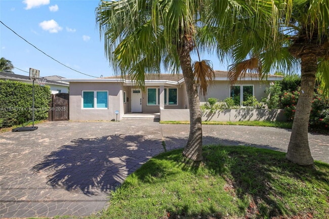 Primary Photo - 681 Daytonia Rd
