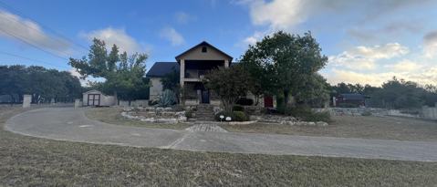 Building Photo - 204 Walnut Way