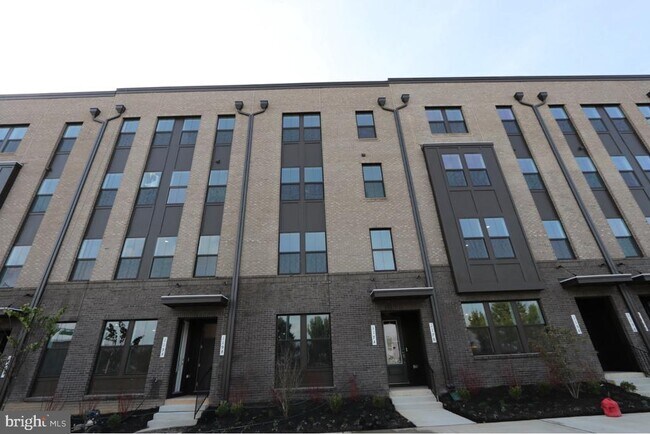 Building Photo - 117 E Cromwell St