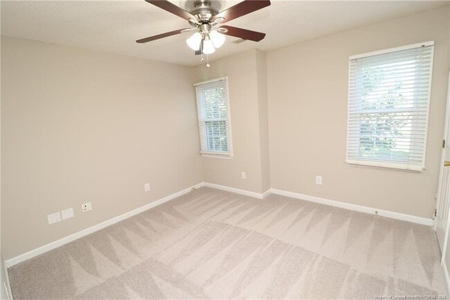 Building Photo - 211 Amberglow Pl