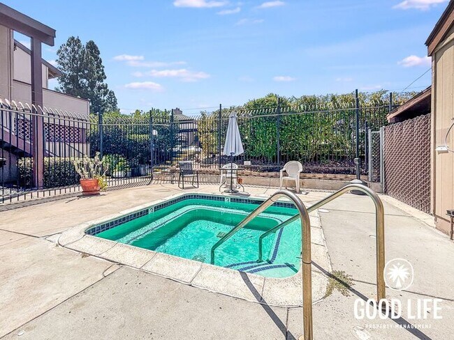 Building Photo - 6540 College Grove Dr