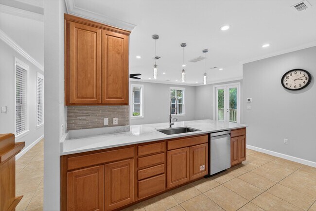 Building Photo - 2019 Pine Island Cir