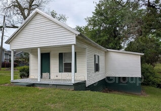 Building Photo - 2955 N Caledonia St