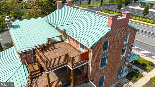 Building Photo - 397 W Ridge Pike