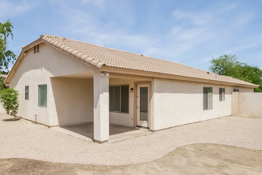 Building Photo - 1427 E Vernoa St