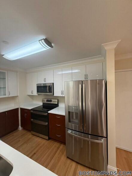 Building Photo - 1443 Beacon St