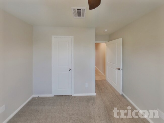 Building Photo - 8832 Ring Gold Dr