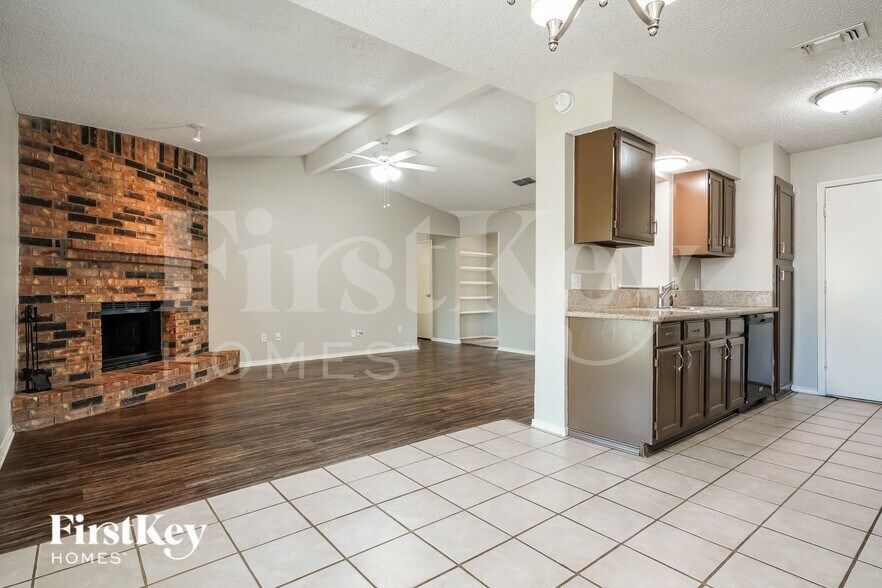 Building Photo - 6117 Autumn Springs Dr