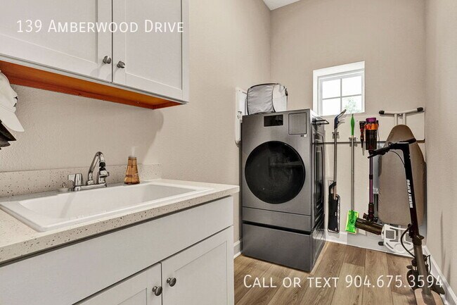 Building Photo - 139 Amberwood Dr