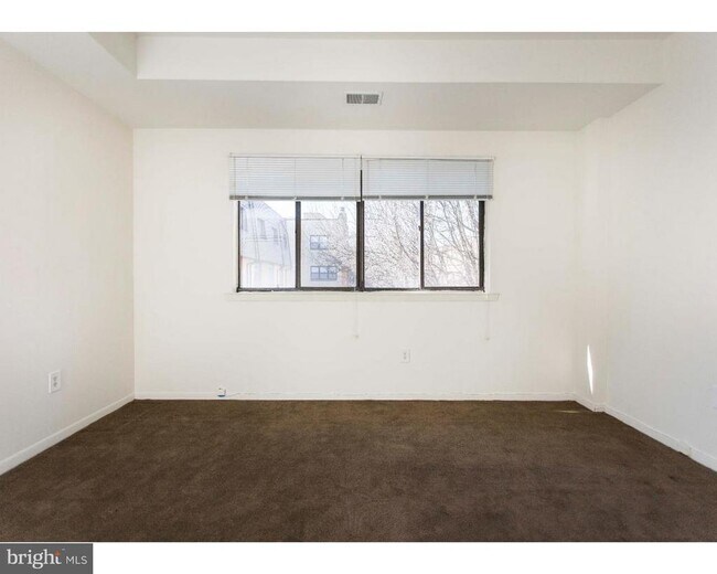 Building Photo - 2031 South St