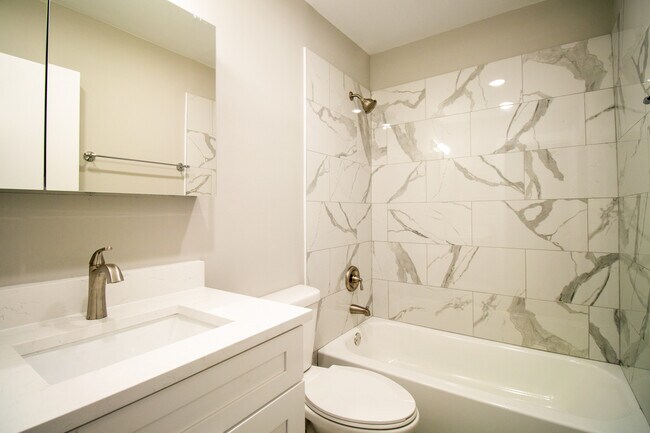 Building Photo - 10457 Dearlove Rd