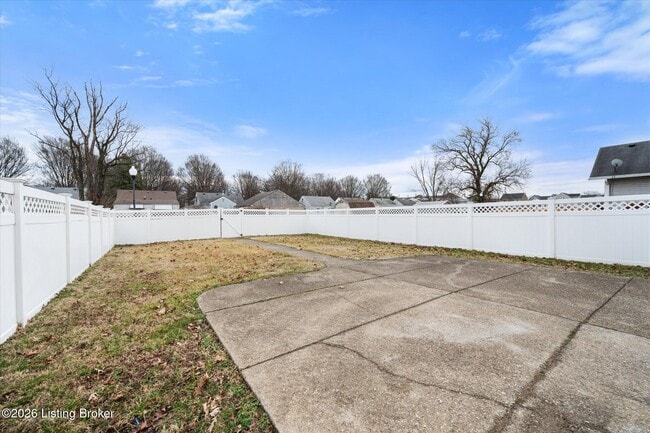 Building Photo - 1605 S 32nd St