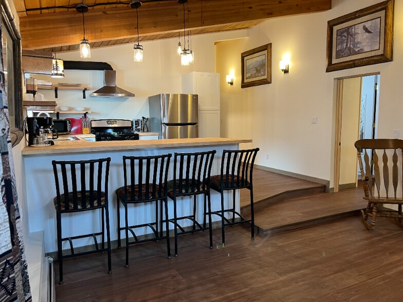 Building Photo - 2301 Lincoln Ave