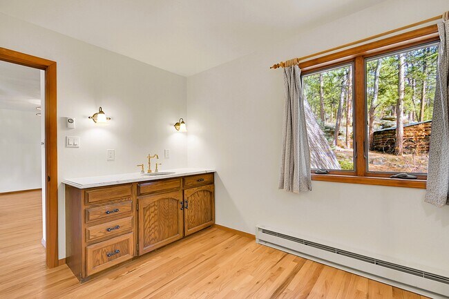 Building Photo - 28195 Cragmont Dr