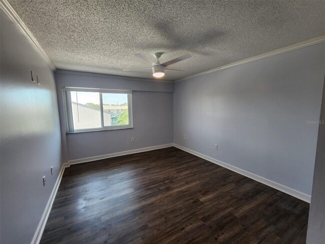 Building Photo - 14800 Walsingham Rd