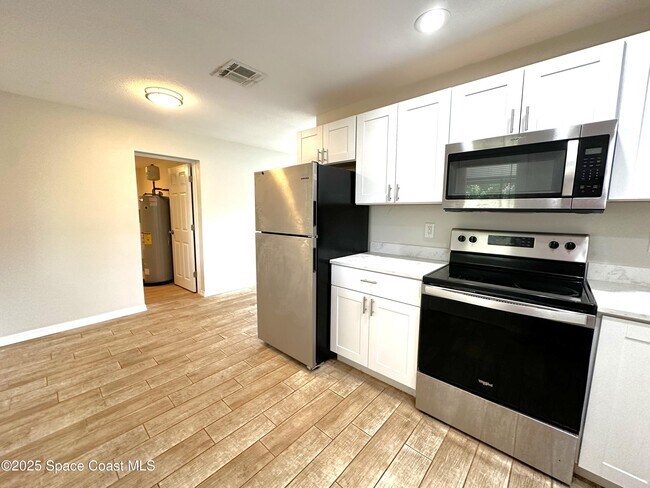 Building Photo - 2831 W Eau Gallie Blvd