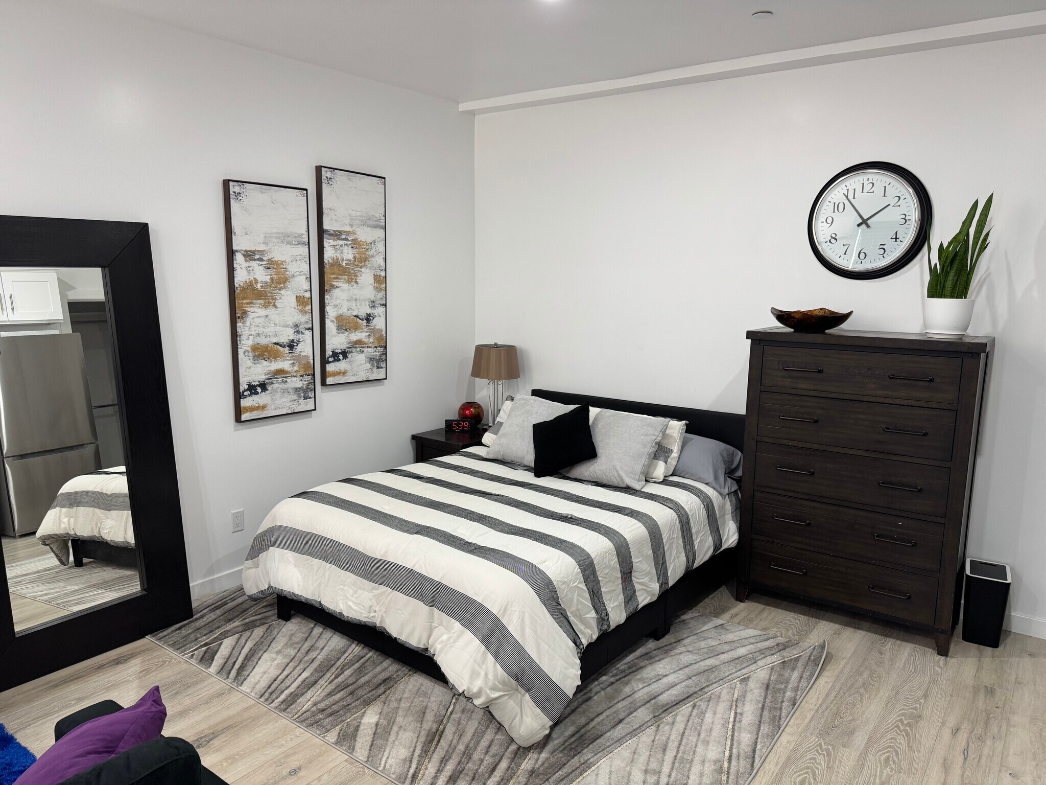 Building Photo - 1023 N Gage Ave