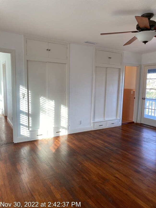 Building Photo - Country Property